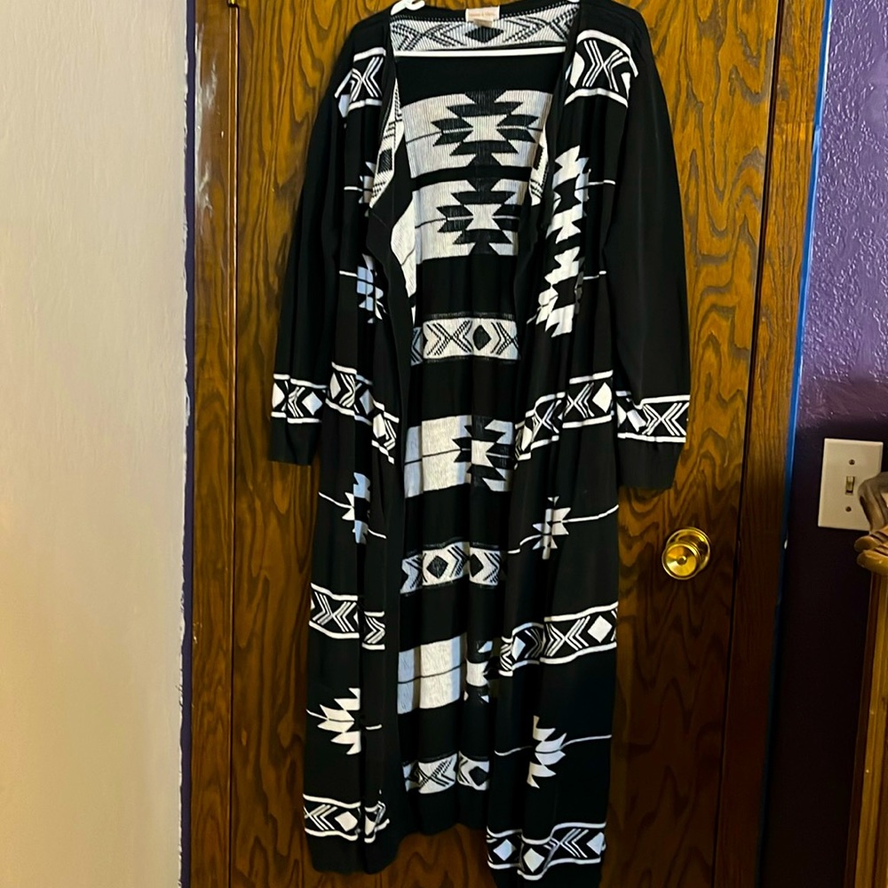 Monroe & Main Boho Patterned Black and White Duster Cardigan